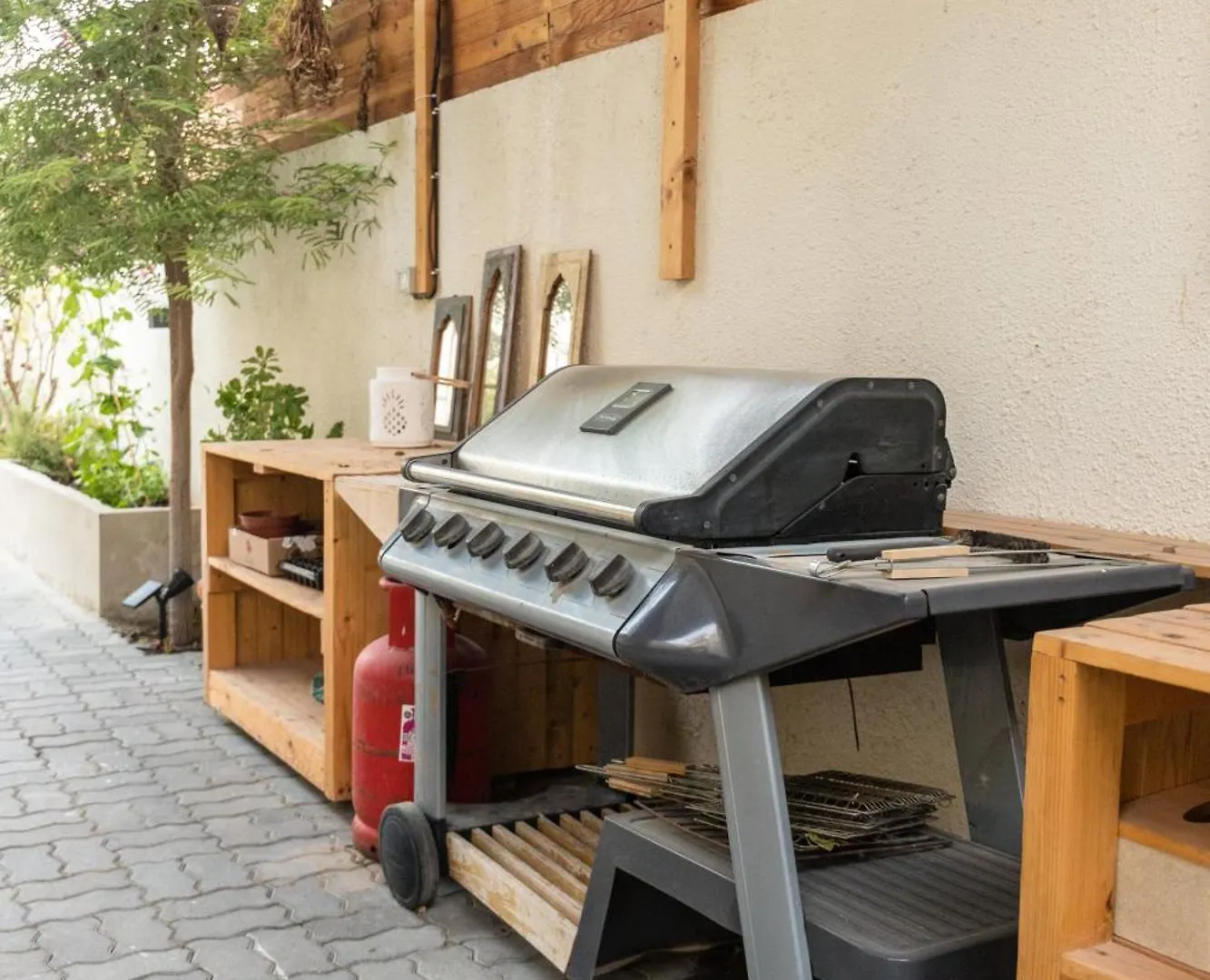 Private Cottage With Bbq Area 5 Min Walk To Beach! Dubai United Arab Emirates