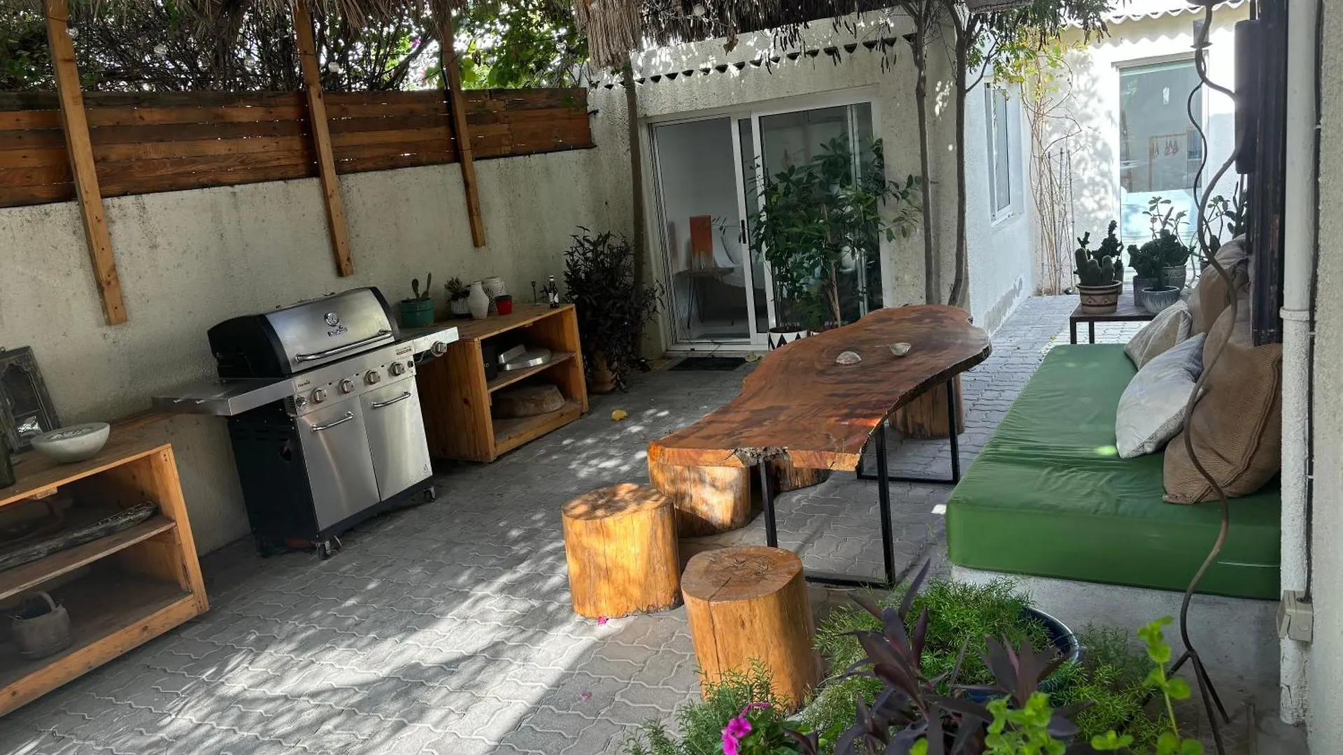 Private Cottage With Bbq Area 5 Min Walk To Beach! Dubai